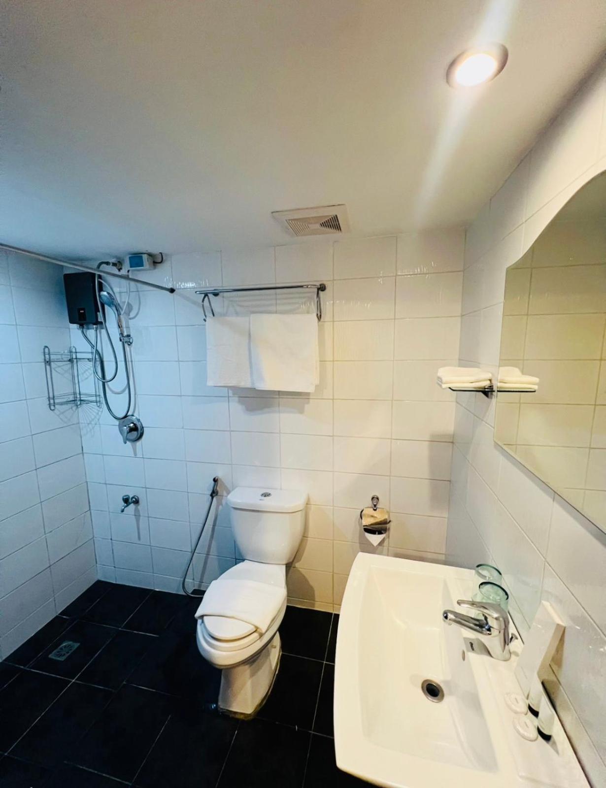 Arzo Hotel מנילה מראה חיצוני תמונה