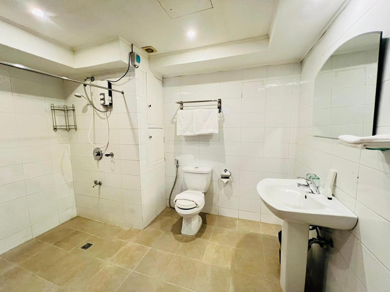 Arzo Hotel מנילה מראה חיצוני תמונה